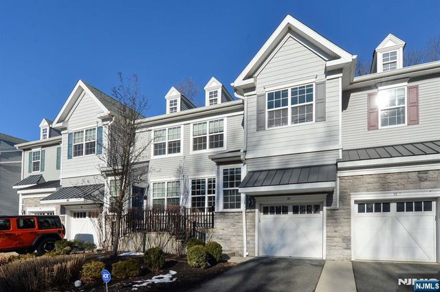 30 Masterson Court, Waldwick, NJ 07463