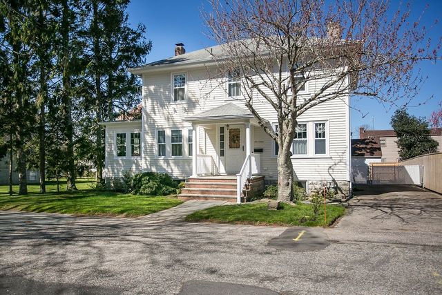 17 Annandale Terrace, Newport, RI 02840