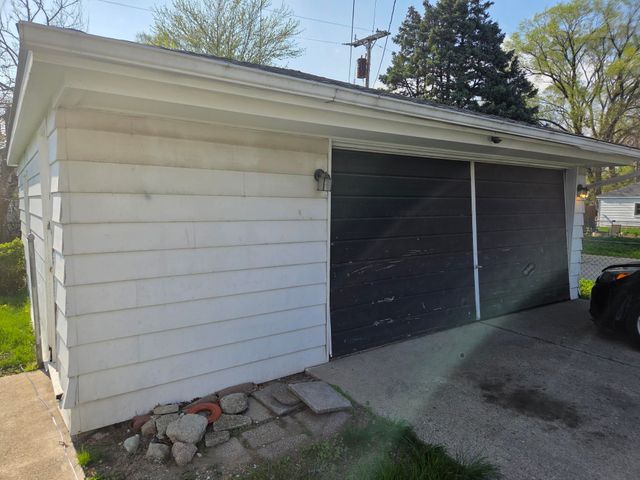 21409 Panama Street, Warren, MI 48091