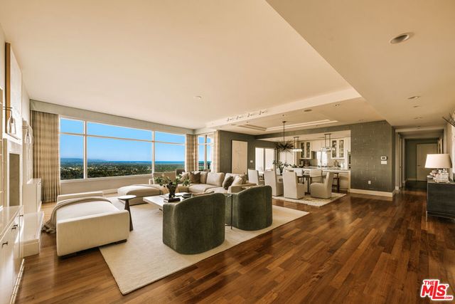1 W Century Drive 28B, Los Angeles, CA 90067