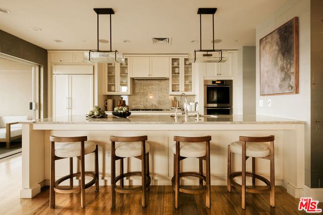 1 W Century Drive 28B, Los Angeles, CA 90067