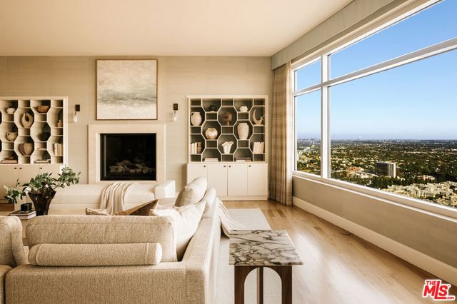 1 W Century Drive 28B, Los Angeles, CA 90067