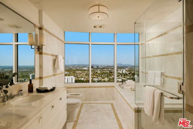 1 W Century Drive 28B, Los Angeles, CA 90067
