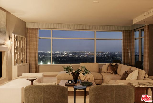 1 W Century Drive 28B, Los Angeles, CA 90067