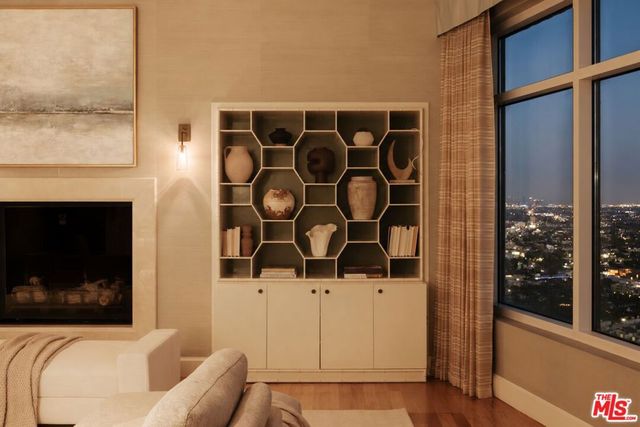 1 W Century Drive 28B, Los Angeles, CA 90067