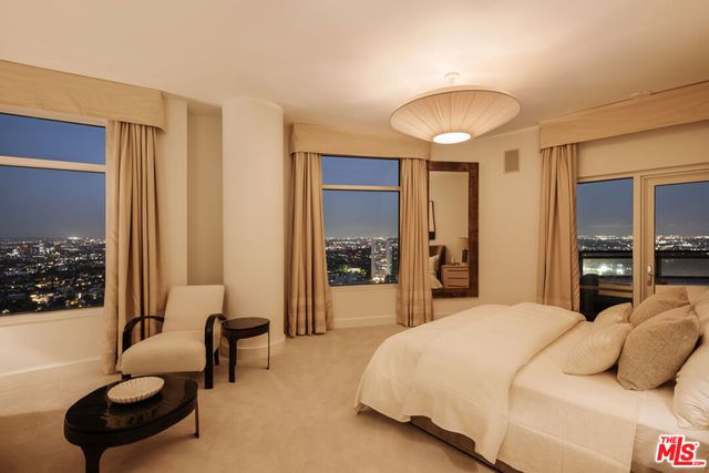 1 W Century Drive 28B, Los Angeles, CA 90067