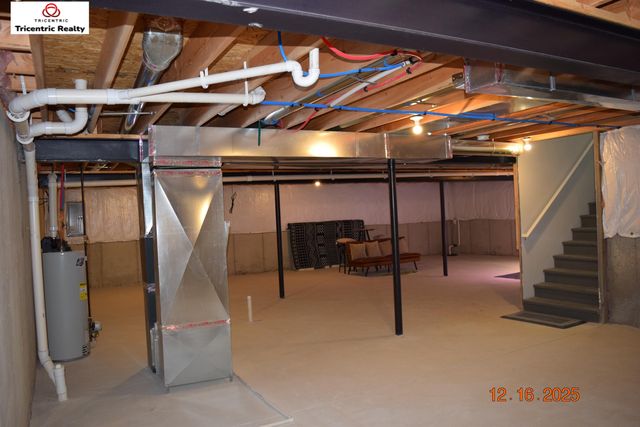 30295 Berghway Trail, Warren, MI 48092