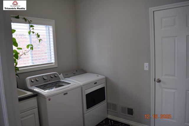 30295 Berghway Trail, Warren, MI 48092