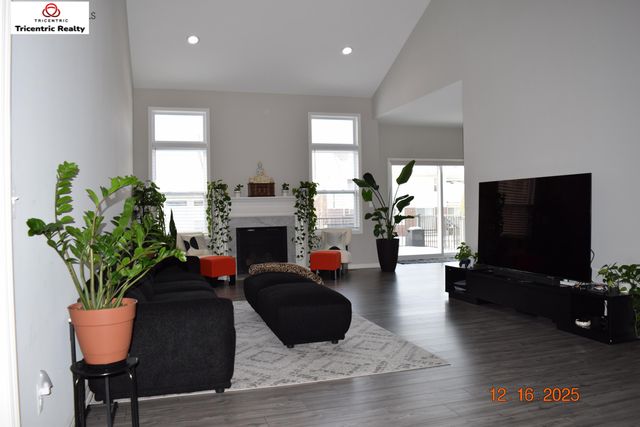 30295 Berghway Trail, Warren, MI 48092