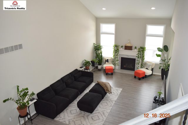 30295 Berghway Trail, Warren, MI 48092