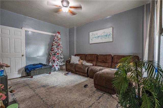 1138 West Maple Street, Allentown City, PA 18102
