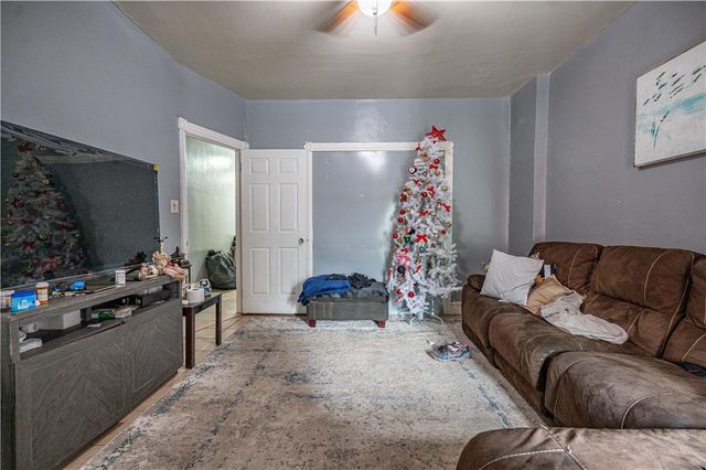 1138 West Maple Street, Allentown City, PA 18102