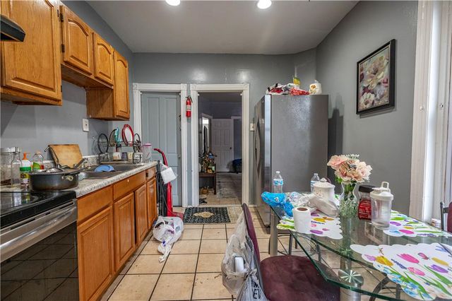 1138 West Maple Street, Allentown City, PA 18102