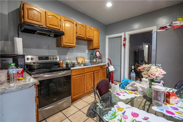 1138 West Maple Street, Allentown City, PA 18102