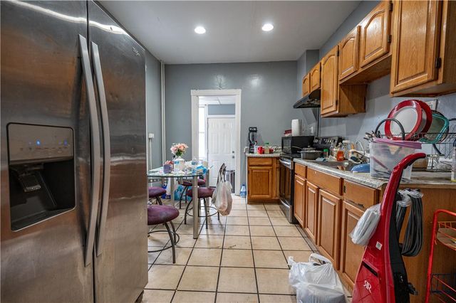 1138 West Maple Street, Allentown City, PA 18102