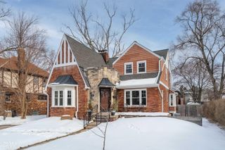 970 Lakepointe Street, Grosse Pointe Park, MI 48230