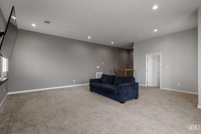 15811 Waterford Street, Bakersfield, CA 93314