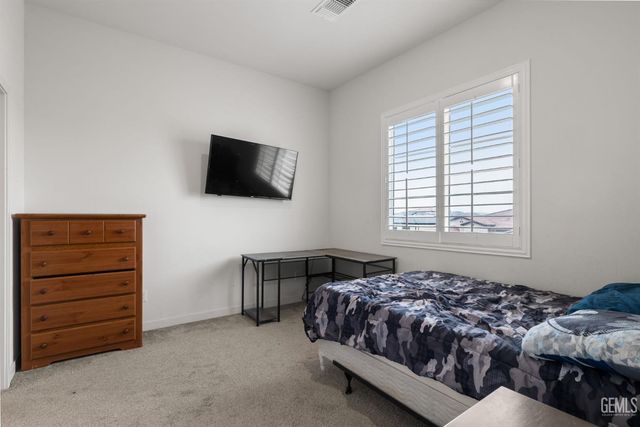 15811 Waterford Street, Bakersfield, CA 93314