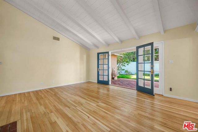 125 S Saltair Avenue, Los Angeles, CA 90049