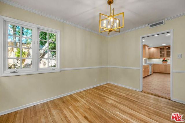 125 S Saltair Avenue, Los Angeles, CA 90049