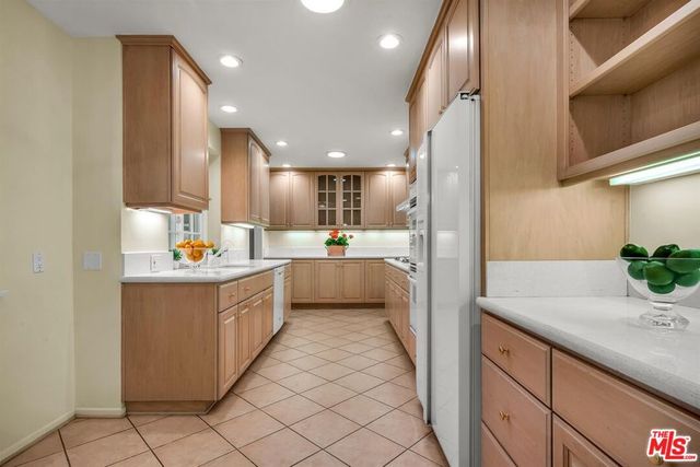 125 S Saltair Avenue, Los Angeles, CA 90049