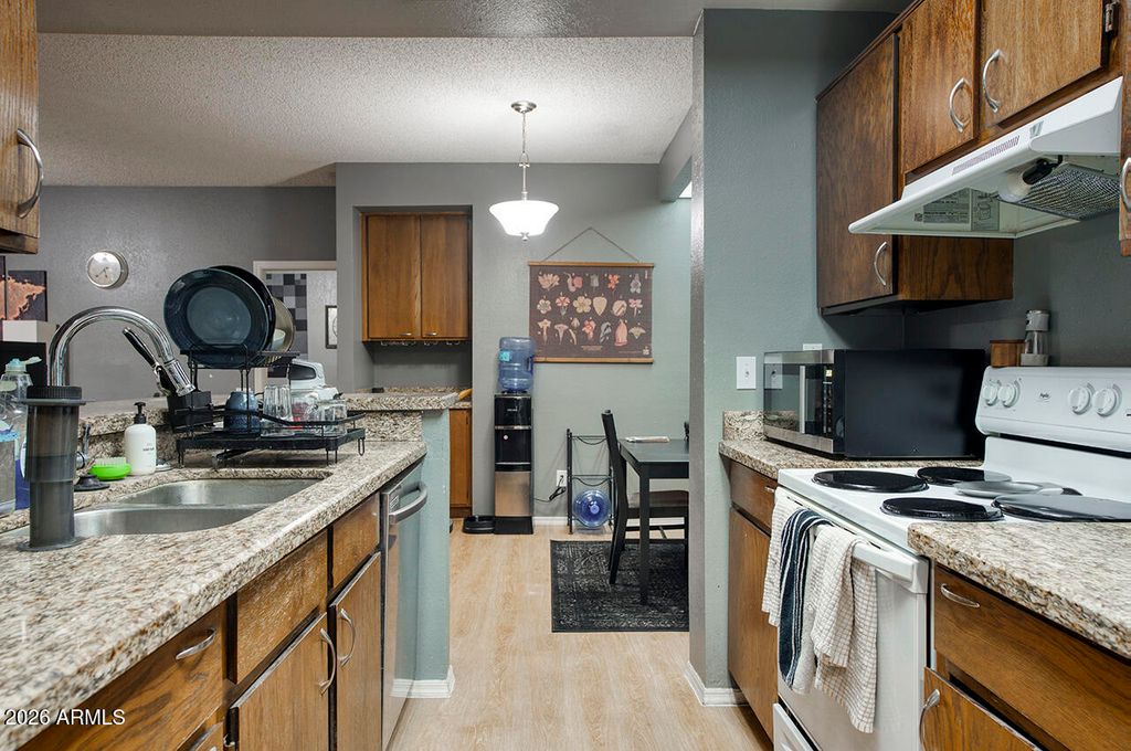 Image 10 of property listing at 2035 S ELM Street 138, Tempe, AZ 85282