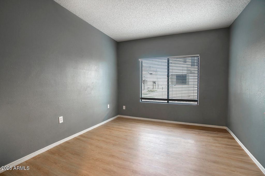 Image 15 of property listing at 2035 S ELM Street 138, Tempe, AZ 85282