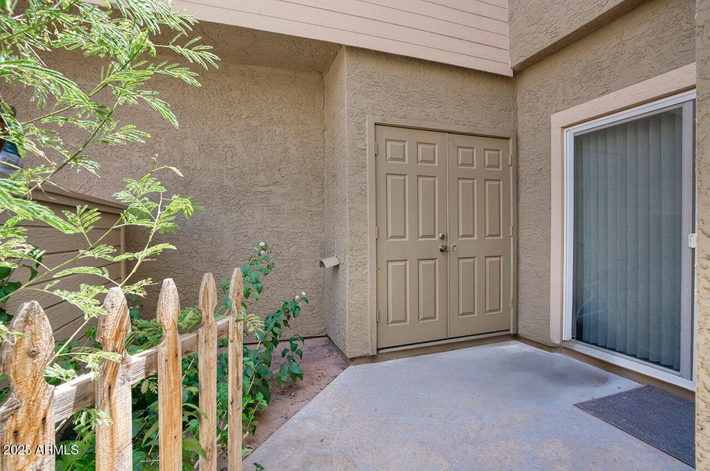 Image 21 of property listing at 2035 S ELM Street 138, Tempe, AZ 85282