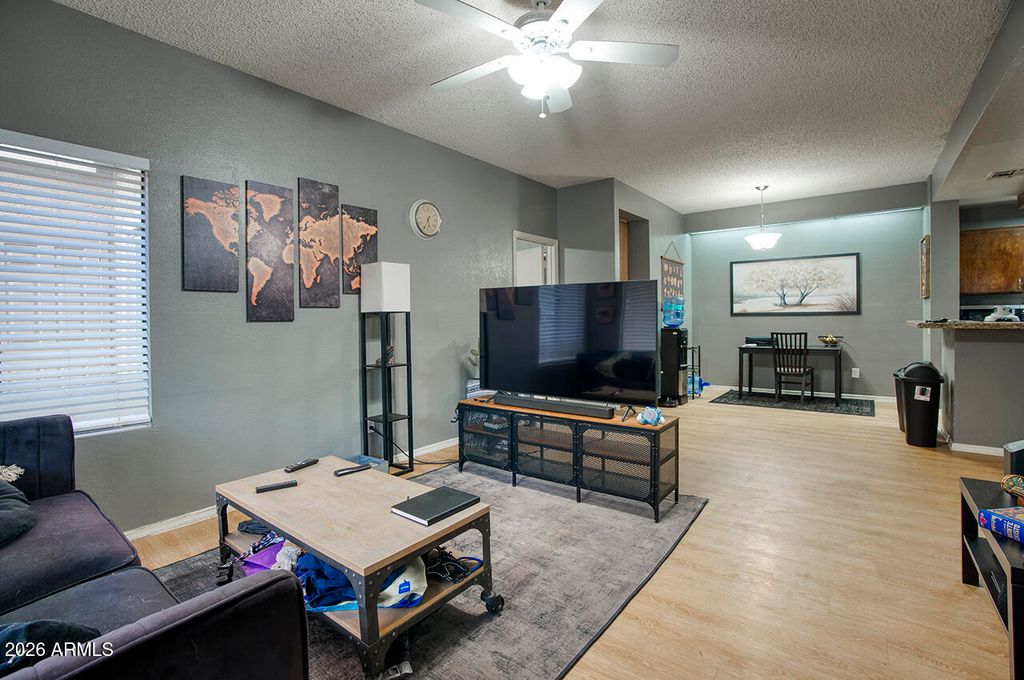 Image 3 of property listing at 2035 S ELM Street 138, Tempe, AZ 85282