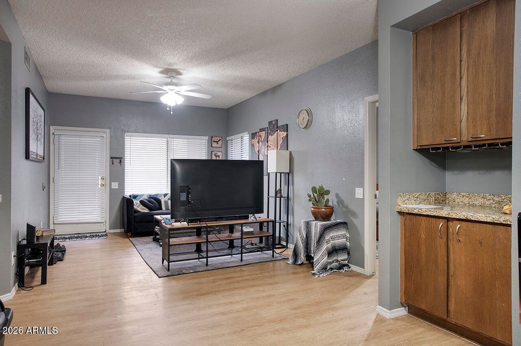 Image 7 of property listing at 2035 S ELM Street 138, Tempe, AZ 85282