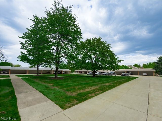 521 Tollis Pky 288, Broadview Heights, OH 44147