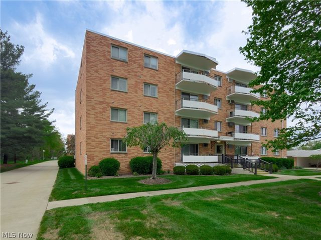 521 Tollis Pky 288, Broadview Heights, OH 44147