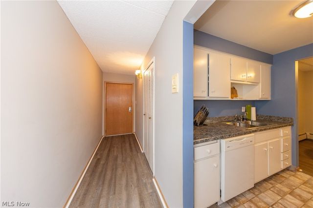 521 Tollis Pky 288, Broadview Heights, OH 44147