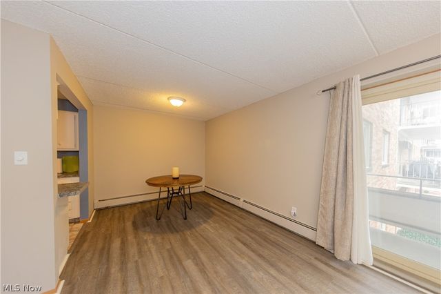 521 Tollis Pky 288, Broadview Heights, OH 44147