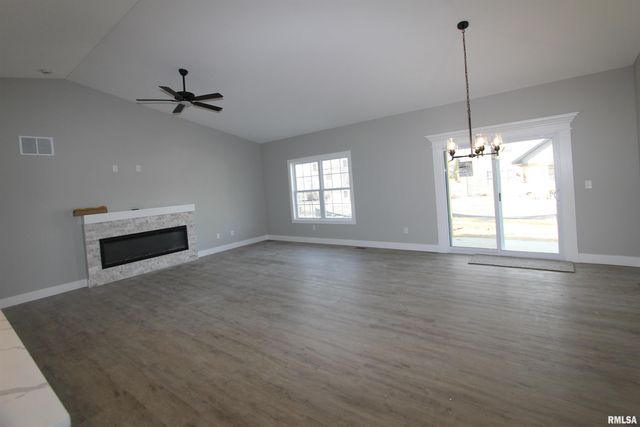 1700 RUSTIC OAK Drive, Washington, IL 61571