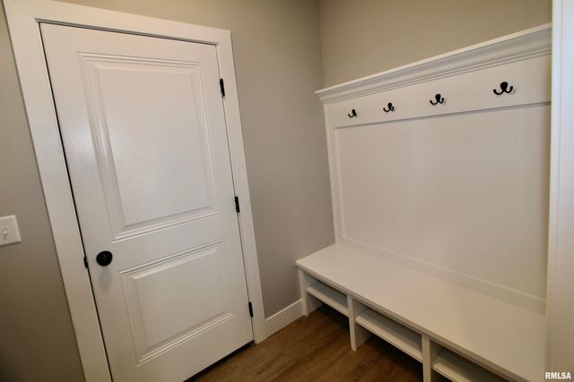 1700 RUSTIC OAK Drive, Washington, IL 61571