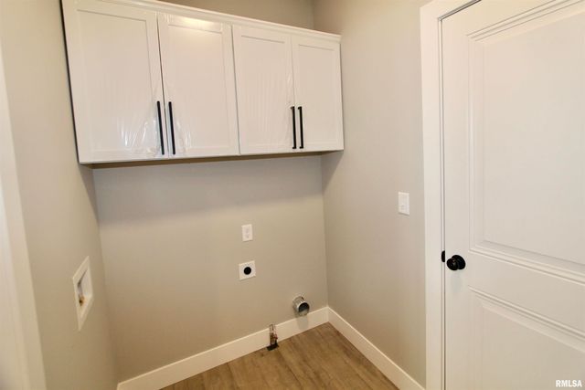 1700 RUSTIC OAK Drive, Washington, IL 61571