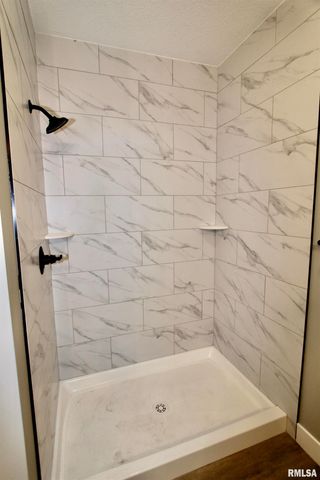 1700 RUSTIC OAK Drive, Washington, IL 61571