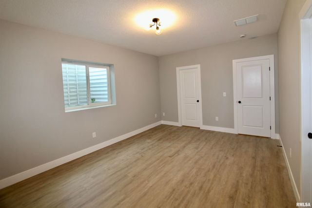 1700 RUSTIC OAK Drive, Washington, IL 61571