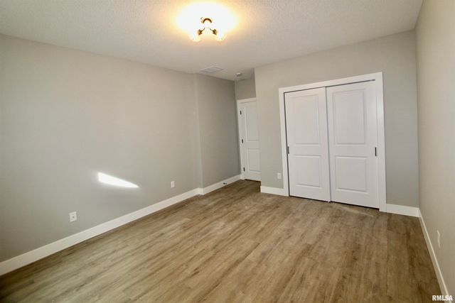 1700 RUSTIC OAK Drive, Washington, IL 61571