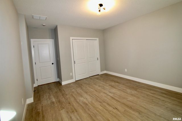 1700 RUSTIC OAK Drive, Washington, IL 61571