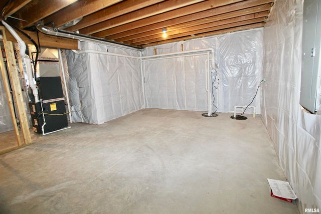 1700 RUSTIC OAK Drive, Washington, IL 61571