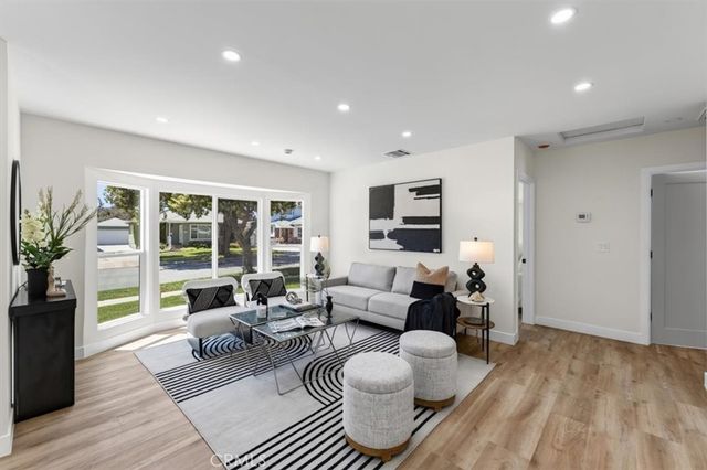 5134 Faust, Lakewood, CA 90713