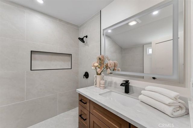 5134 Faust, Lakewood, CA 90713