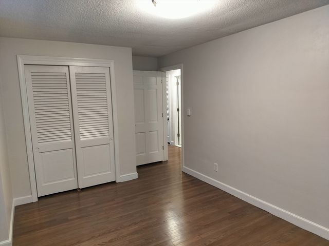 3 Stone Hill Ter, Walpole, MA 02081