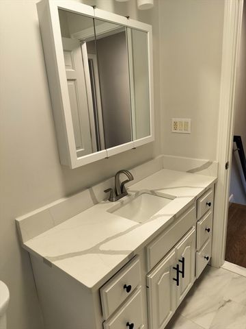 3 Stone Hill Ter, Walpole, MA 02081