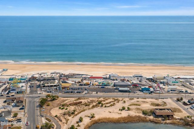 101 New Jersey Avenue 4D, Point Pleasant Beach, NJ 08742