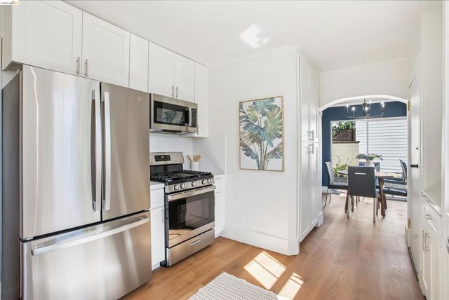 2900 Sheffield Ave, Oakland, CA 94602