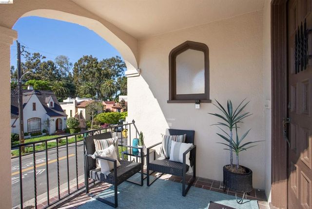 2900 Sheffield Ave, Oakland, CA 94602