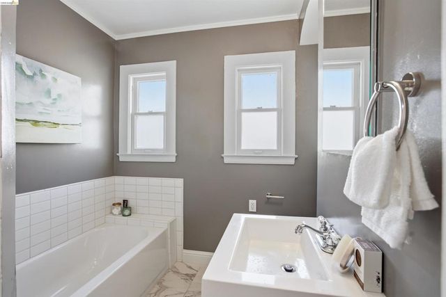 2900 Sheffield Ave, Oakland, CA 94602